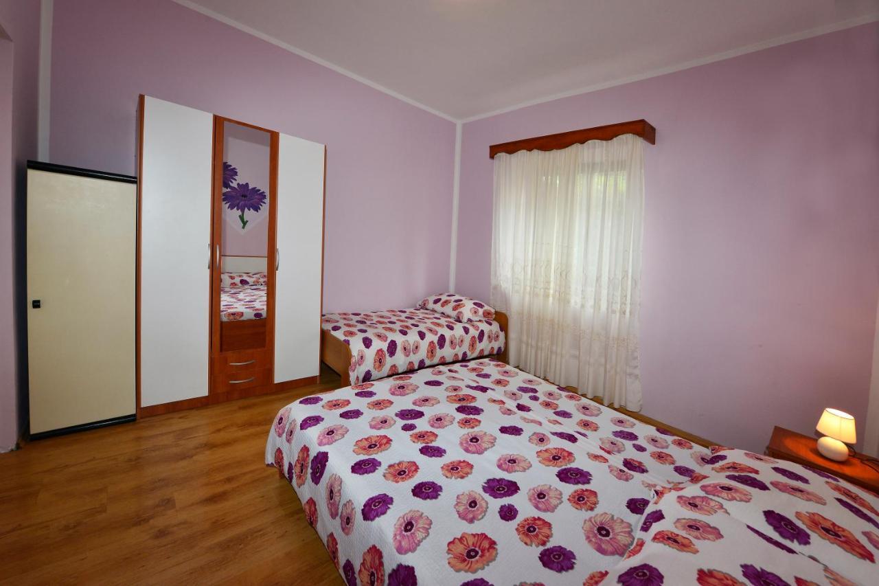 Apartments Ella Пореч Екстер'єр фото