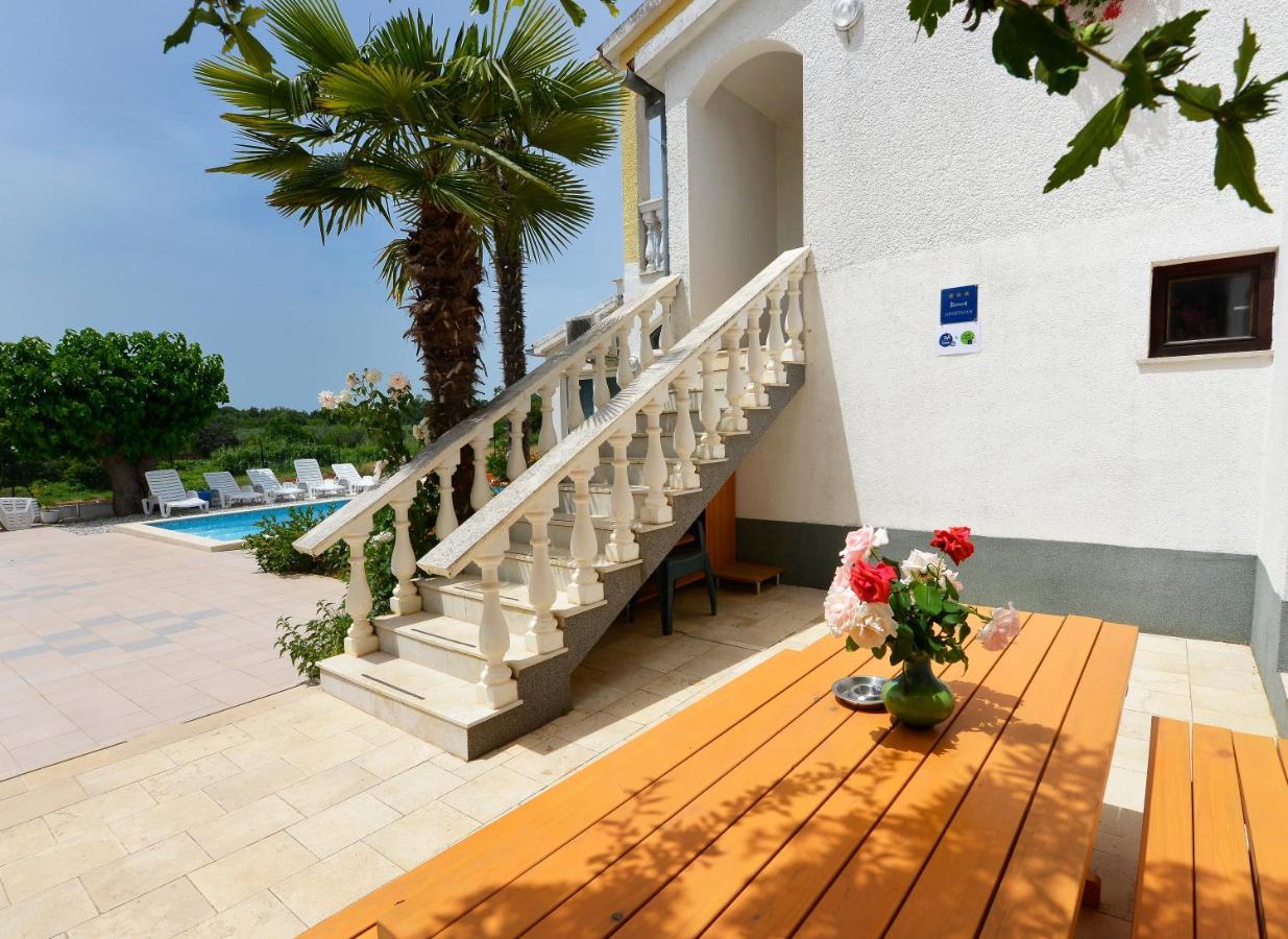 Apartments Ella Пореч Екстер'єр фото