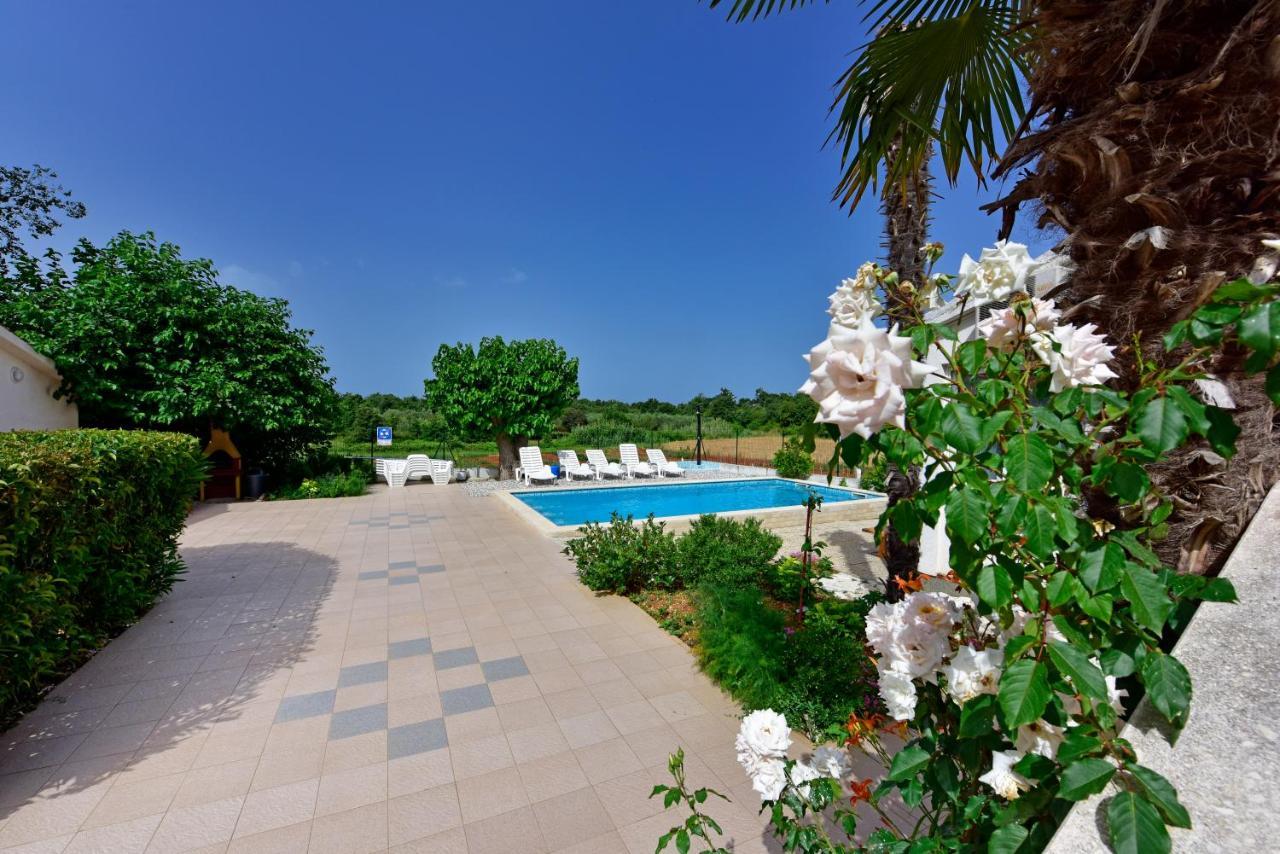 Apartments Ella Пореч Екстер'єр фото