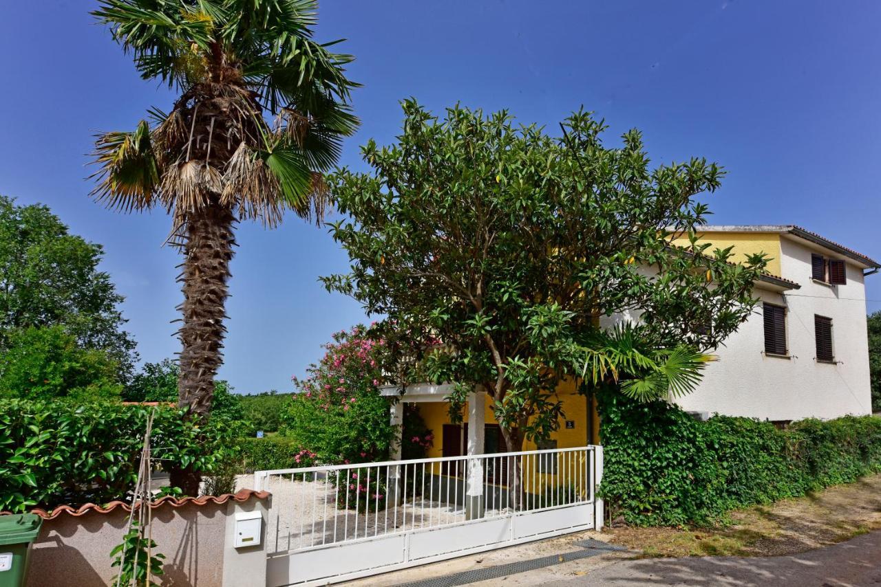 Apartments Ella Пореч Екстер'єр фото
