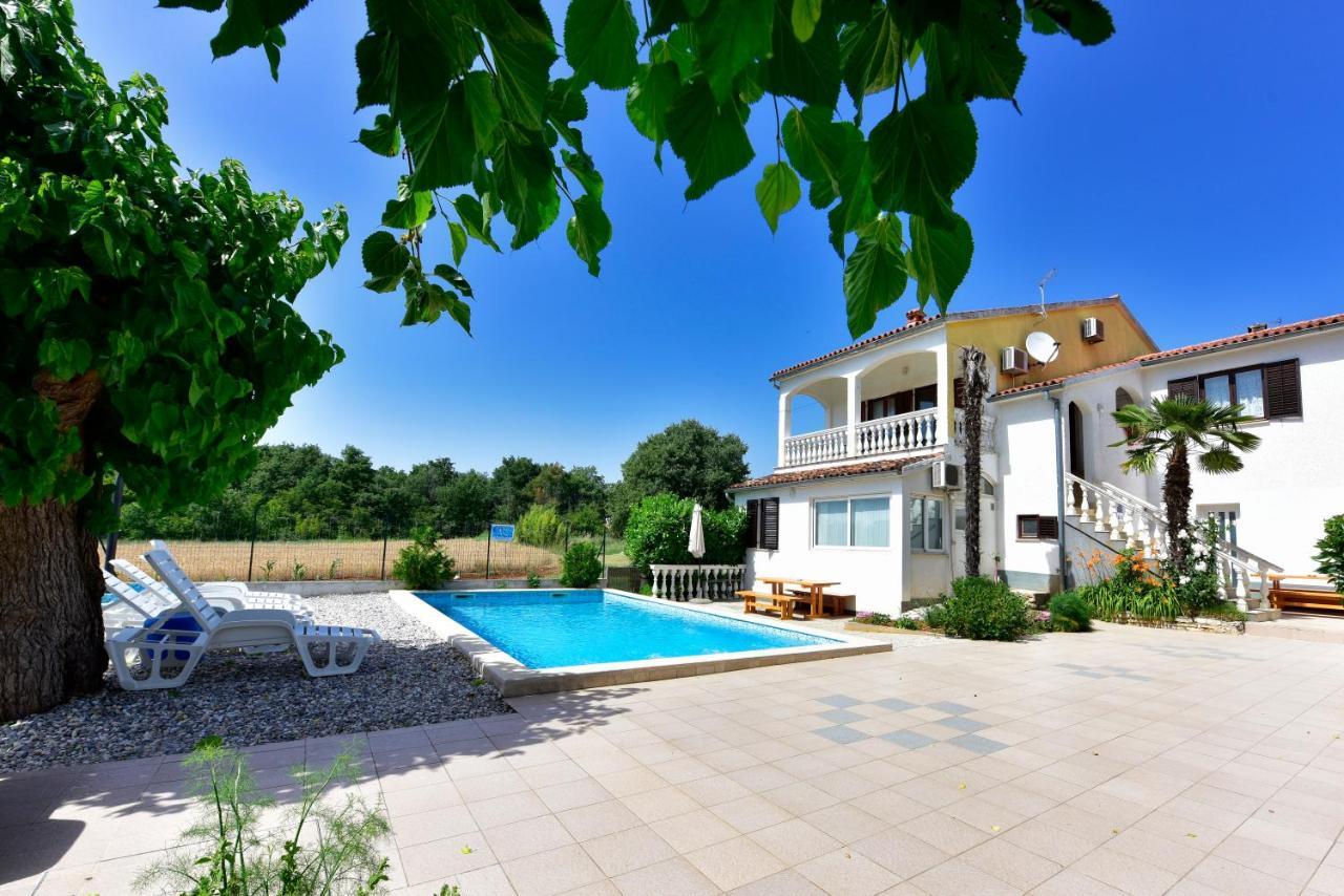 Apartments Ella Пореч Екстер'єр фото