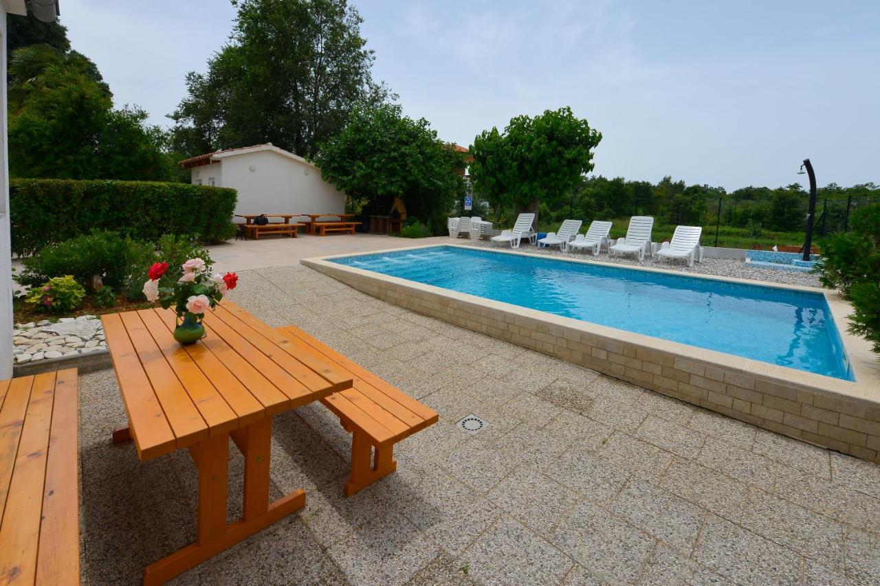 Apartments Ella Пореч Екстер'єр фото