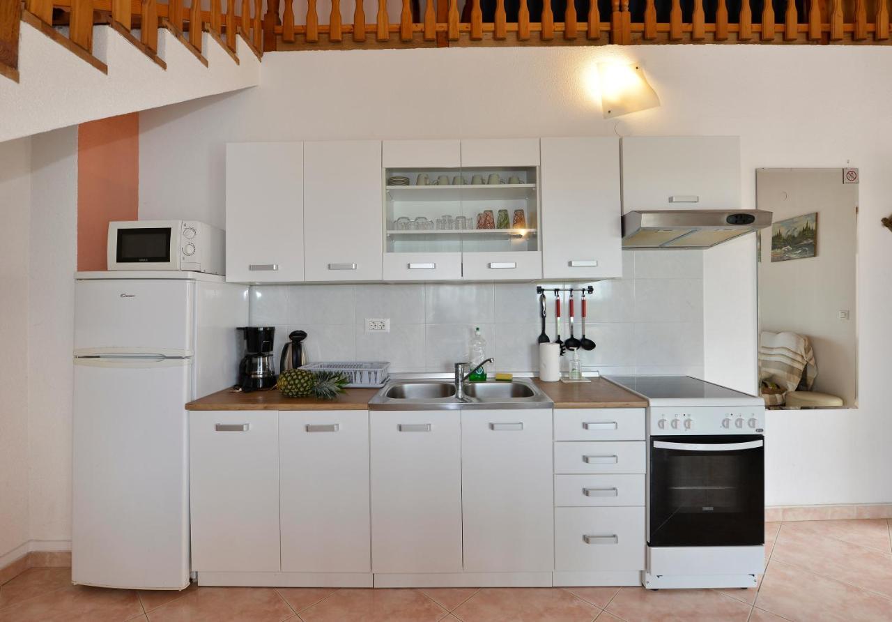 Apartments Ella Пореч Екстер'єр фото