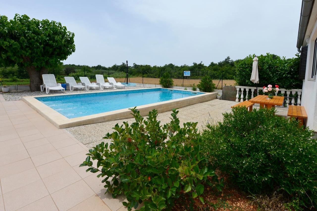 Apartments Ella Пореч Екстер'єр фото