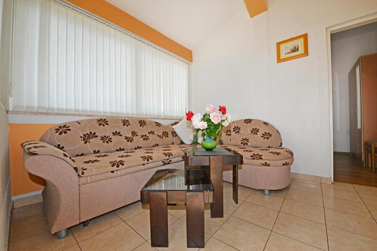 Apartments Ella Пореч Екстер'єр фото