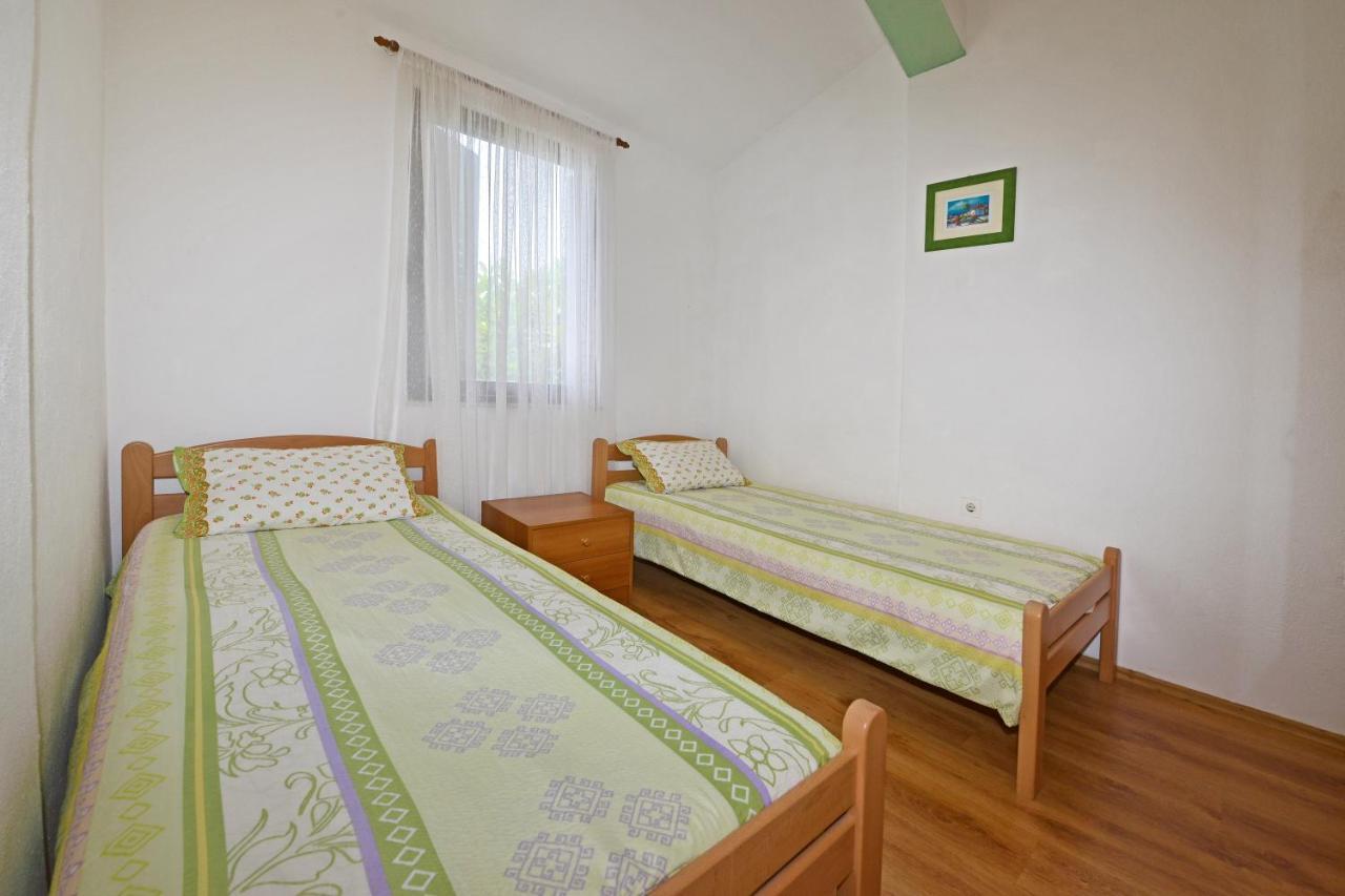 Apartments Ella Пореч Екстер'єр фото