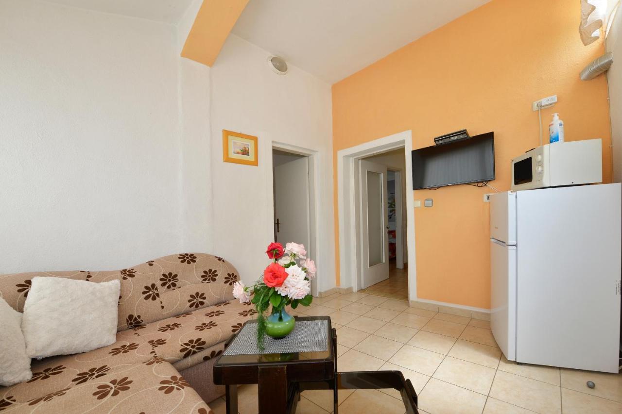 Apartments Ella Пореч Екстер'єр фото