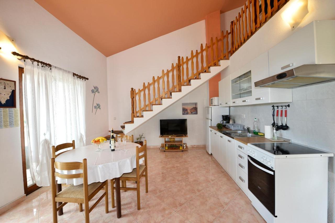 Apartments Ella Пореч Екстер'єр фото