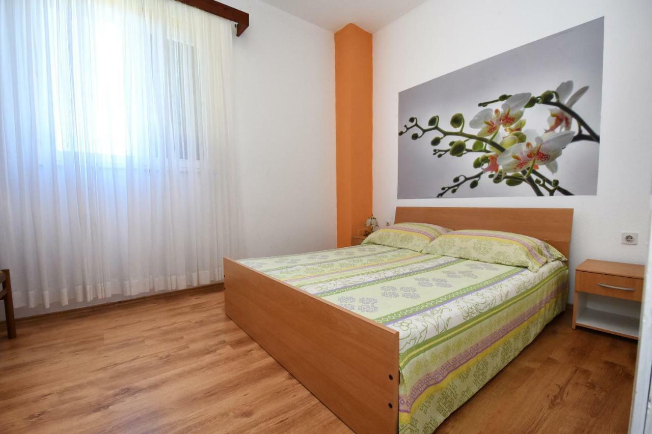 Apartments Ella Пореч Екстер'єр фото