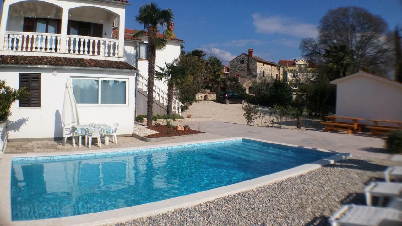 Apartments Ella Пореч Екстер'єр фото