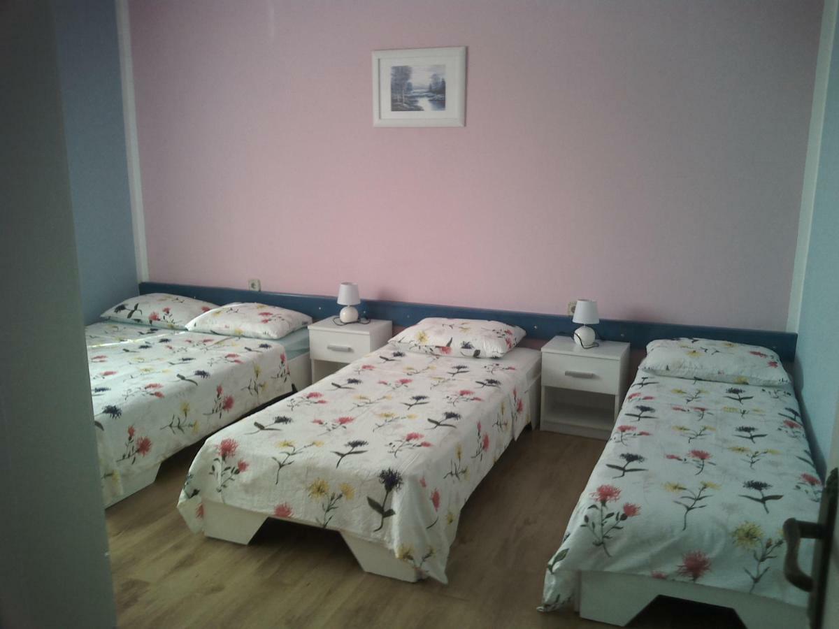 Apartments Ella Пореч Екстер'єр фото